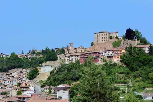 qual è la cittadina piemontese del Roero