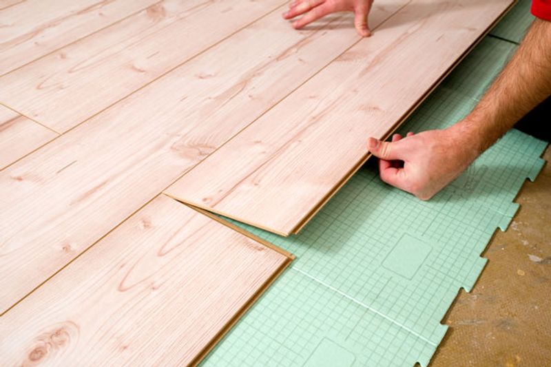 Quali pavimenti scegliere tra parquet, laminato e gres porcellanato ... Cos è il laminato